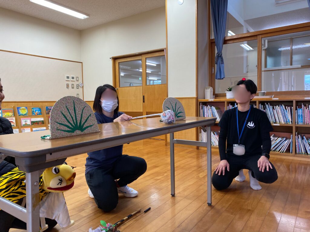 モノになってみる　～人形劇を通じて～